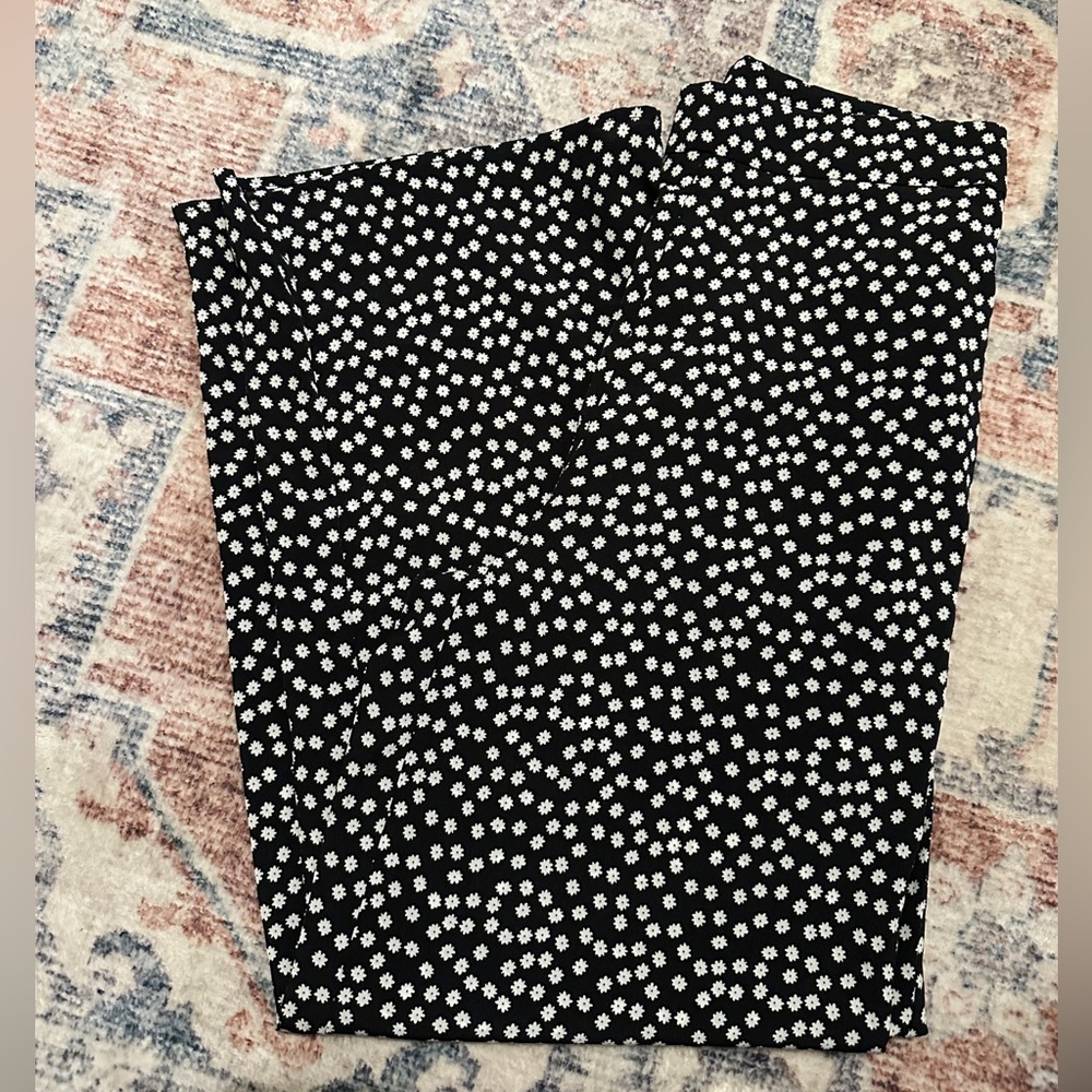 SHEIN Black and White Floral Pattern Pants